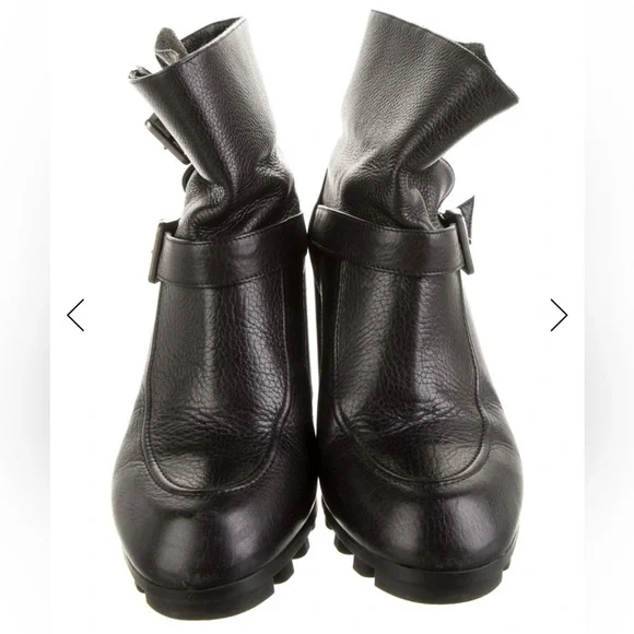 Robert Clergerie Black Leather Ankle Boots buckle moto lug 7 - Picture 3 of 4